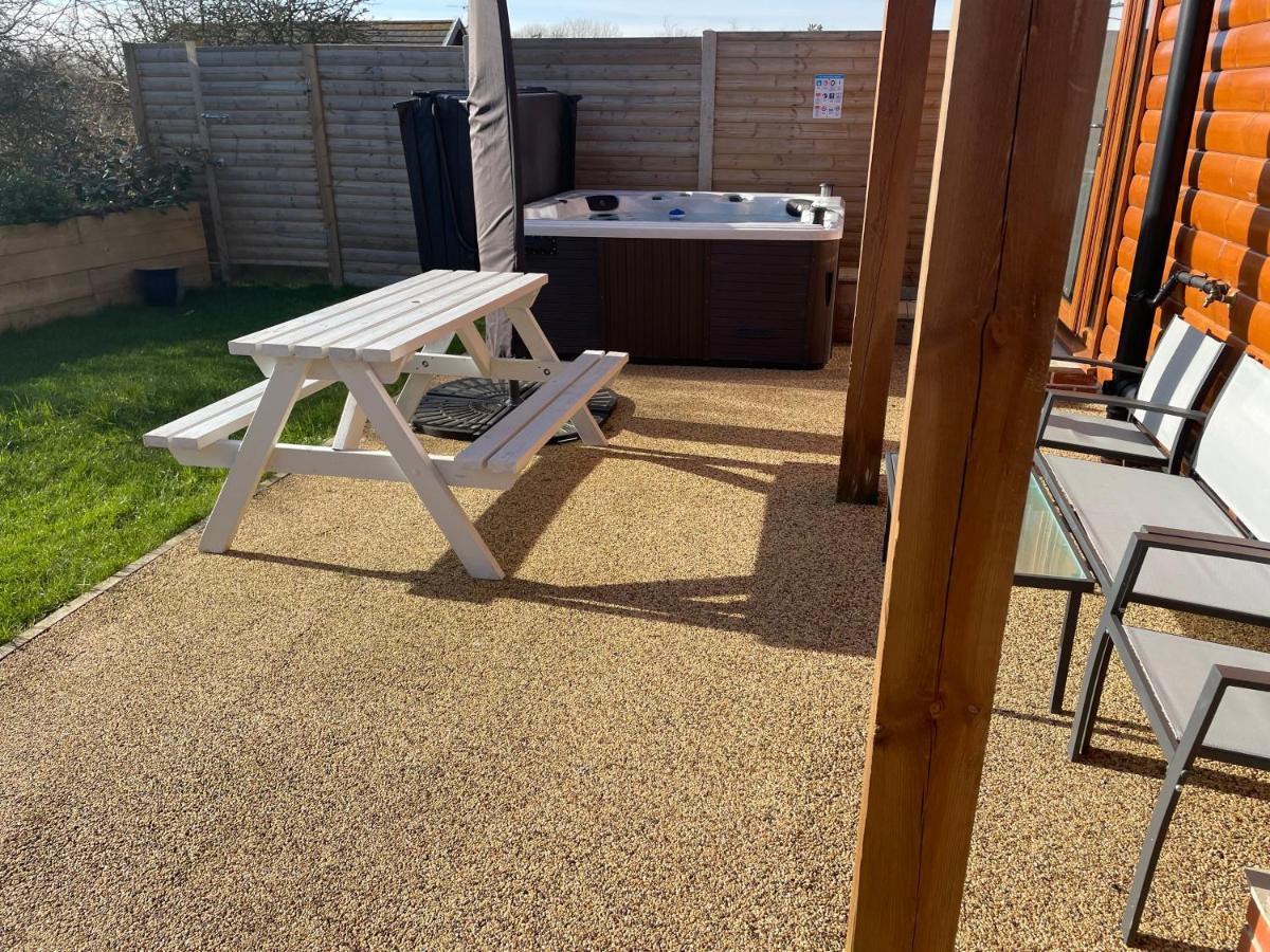 31 Cherry East Riding Of Yorkshire Hot Tub & Fishing Garton Ngoại thất bức ảnh