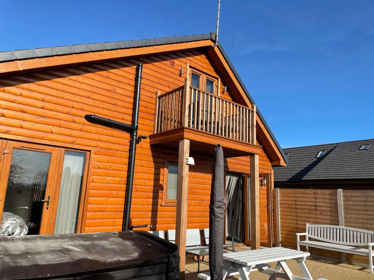 31 Cherry East Riding Of Yorkshire Hot Tub & Fishing Garton Ngoại thất bức ảnh